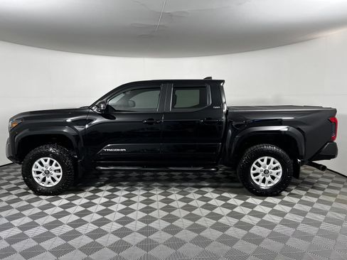 Used 2024 Toyota Tacoma SR5 AWD/4WD image 8