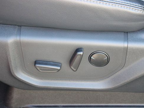 Used 2022 Ford F250 Lariat w/ Chrome Package image 18