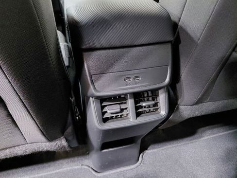 Used 2025 Chevrolet Equinox LT image 38