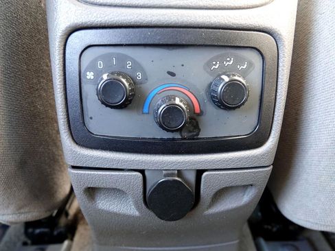 Used 2006 GMC Envoy XL SLE image 26