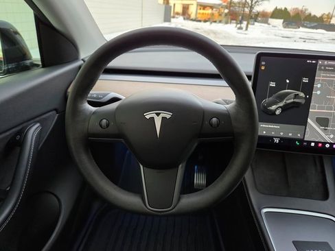 Used 2021 Tesla Model Y Long Range image 21