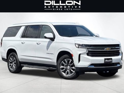 Used 2023 Chevrolet Suburban LT w/ Luxury Package AWD/4WD image 2
