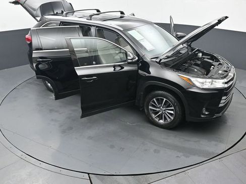 Certified 2019 Toyota Highlander XLE image 54