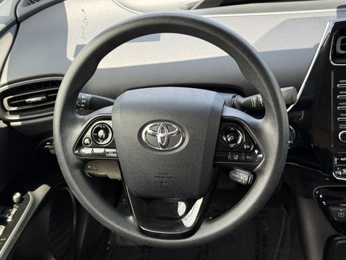 Certified 2022 Toyota Prius LE FWD image 22