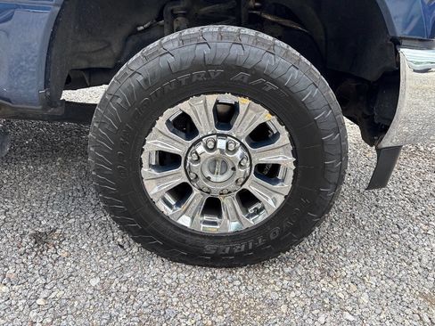 Used 2017 Ford F250 XLT w/ XLT Premium Package AWD/4WD image 21