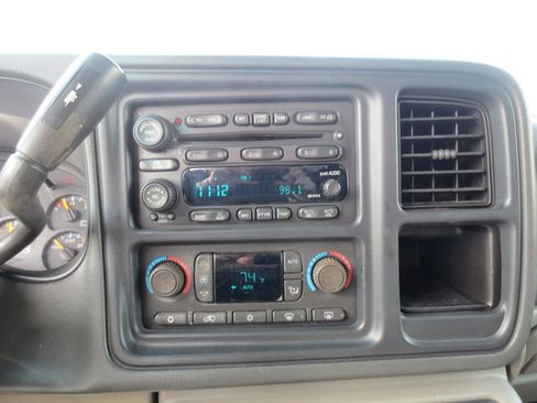 Used 2003 Chevrolet Suburban LS w/ LS Preferred Equipment Group image 17