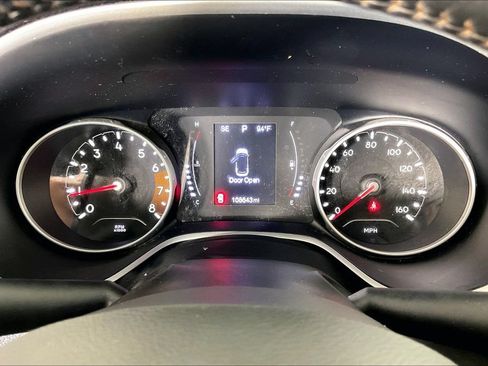 Used 2017 Jeep Compass Latitude w/ Cold Weather Group FWD image 26