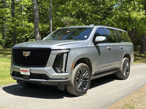 Used 2025 Cadillac Escalade Sport Platinum w/ LPO, Floor Liner Package AWD/4WD image 1