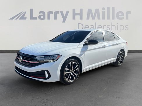 Used 2024 Volkswagen Jetta Sport image 1