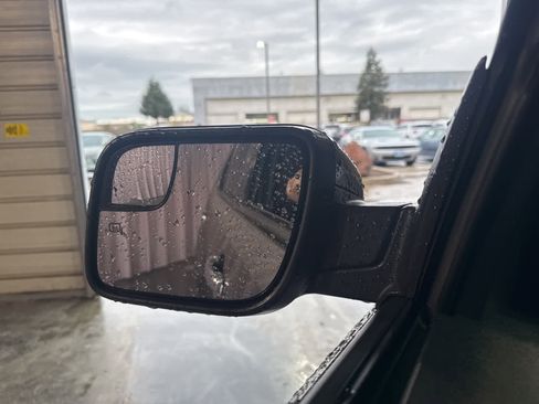 Used 2013 Ford Explorer XLT image 28