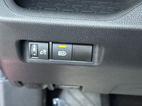 Used 2021 Toyota RAV4 XLE FWD image 34