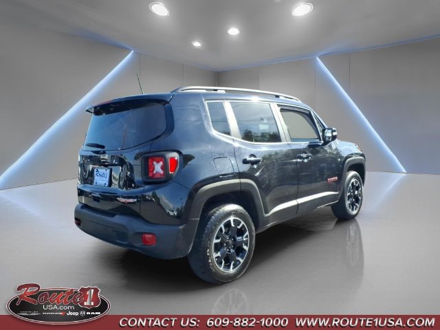 Used 2023 Jeep Renegade Trailhawk AWD/4WD image 3