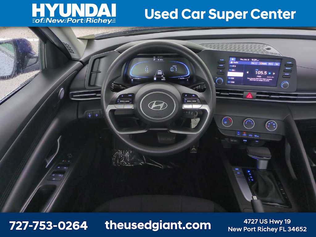 Used 2025 Hyundai Elantra SE w/ Cargo Package FWD image 16