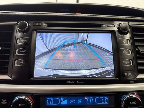 Used 2014 Toyota Highlander XLE image 31