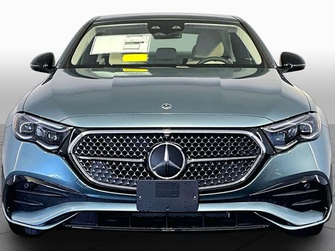 New 2026 Mercedes-Benz E 350 4MATIC Sedan image 2