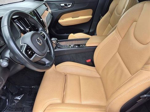 Used 2021 Volvo XC60 T5 Inscription FWD image 17