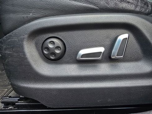 Used 2018 Audi Q3 2.0T Premium image 54