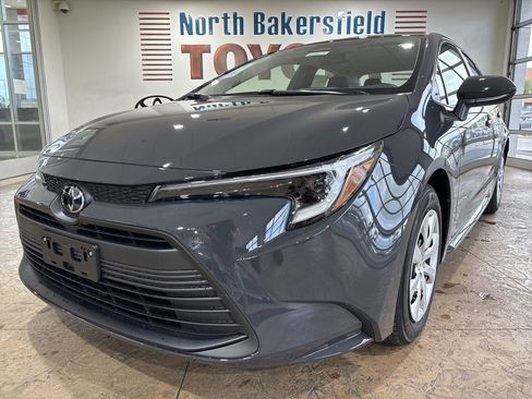 Used 2026 Toyota Corolla LE image 6