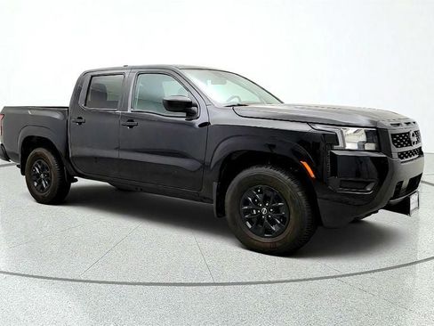 Used 2025 Nissan Frontier S AWD/4WD image 3