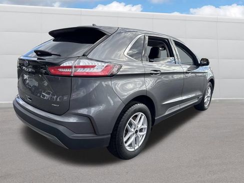 Used 2024 Ford Edge SEL image 9