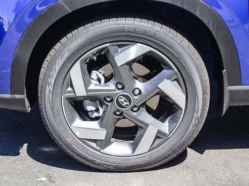 New 2025 Hyundai Venue SEL image 9