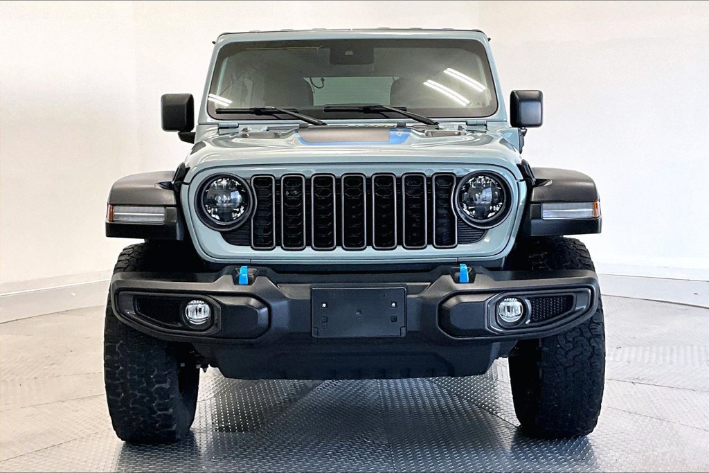Used 2024 Jeep Wrangler Unlimited Rubicon 4xe AWD/4WD image 3