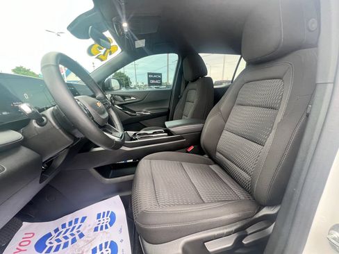 Used 2025 Chevrolet Equinox LT FWD image 17