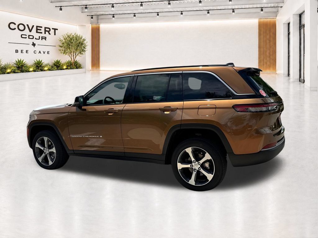 New 2026 Jeep Grand Cherokee Limited RWD image 8