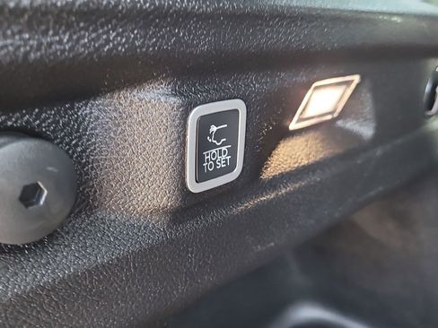 Used 2024 Jeep Grand Cherokee L Laredo RWD image 9