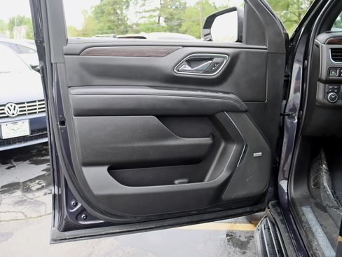 Used 2023 Chevrolet Suburban LT AWD/4WD image 33