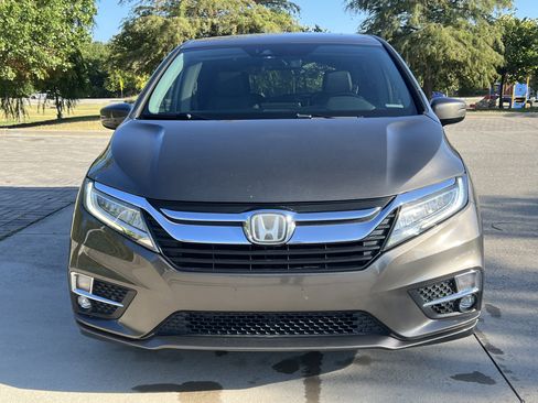 Used 2018 Honda Odyssey Elite image 3