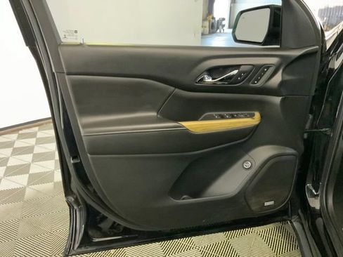Used 2018 GMC Acadia Denali w/ Technology Package AWD/4WD image 17