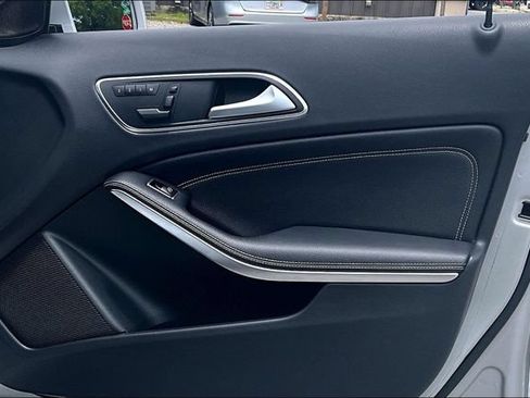 Used 2015 Mercedes-Benz GLA 250 4MATIC image 28