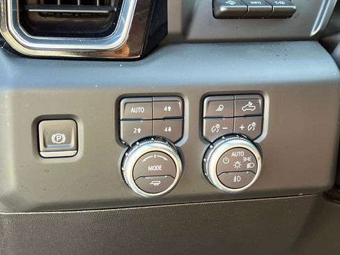 Used 2025 GMC Sierra 1500 Denali Ultimate AWD/4WD image 31
