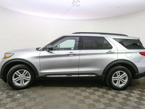 Used 2023 Ford Explorer XLT w/ Equipment Group 202A AWD/4WD image 6