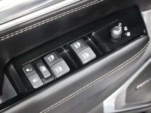 Used 2022 Jeep Wagoneer Series III AWD/4WD image 7