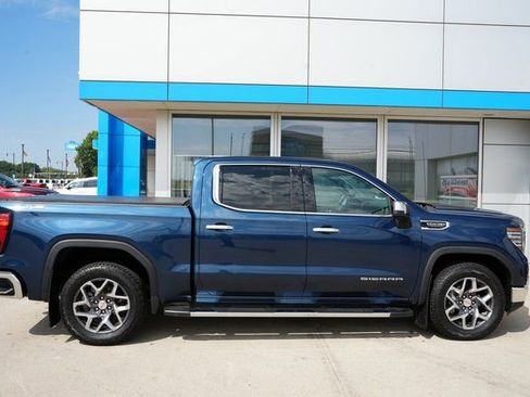 Used 2022 GMC Sierra 1500 SLT w/ X31 Off-Road Package image 36