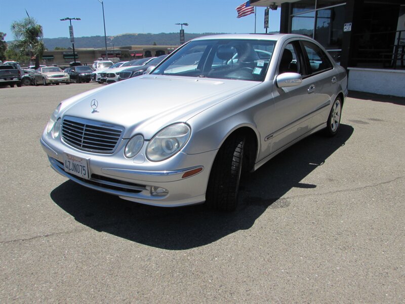 Used 2003 Mercedes-Benz E 500 Sedan image 3