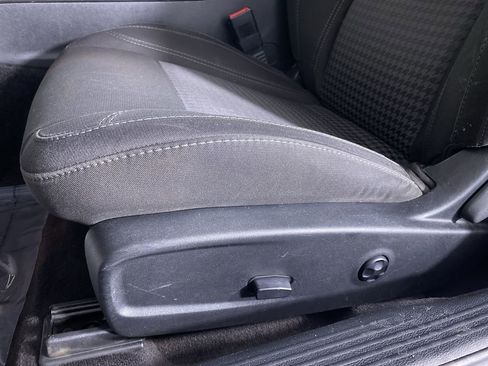 Used 2017 Dodge Challenger SXT w/ Cold Weather Group image 8