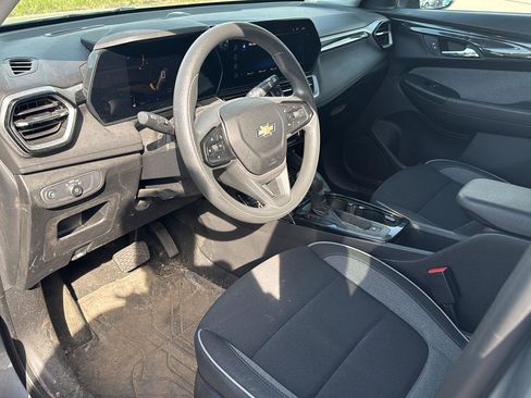 Used 2025 Chevrolet TrailBlazer LT FWD image 11