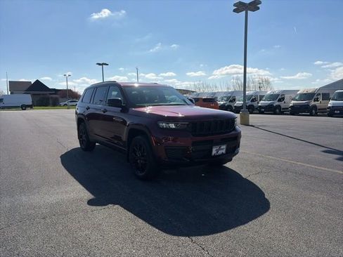 New 2025 Jeep Grand Cherokee L Altitude image 7