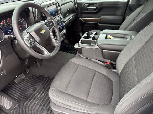 Used 2022 Chevrolet Silverado 1500 LT AWD/4WD image 10