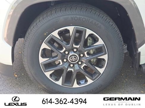 Used 2024 Toyota Sequoia Limited w/ Tow Technology Package AWD/4WD image 12