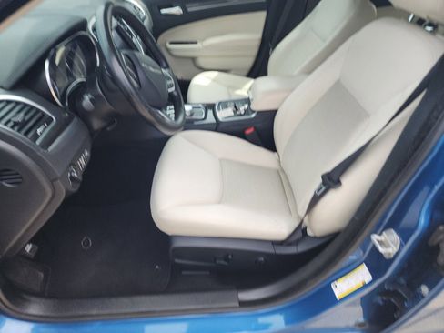 Used 2020 Chrysler 300 Touring image 11