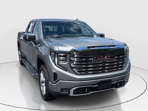 Used 2025 GMC Sierra 1500 Denali w/ Technology Package AWD/4WD image 1
