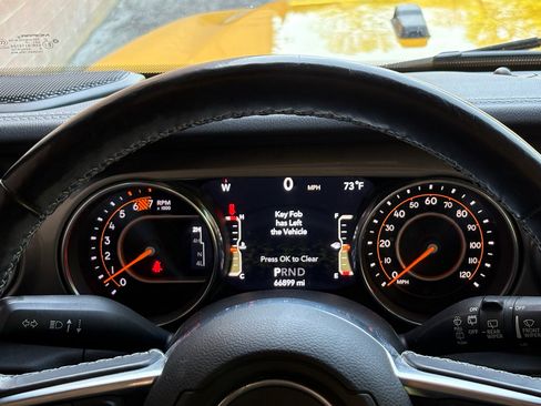 Used 2019 Jeep Wrangler Unlimited Sahara AWD/4WD image 37