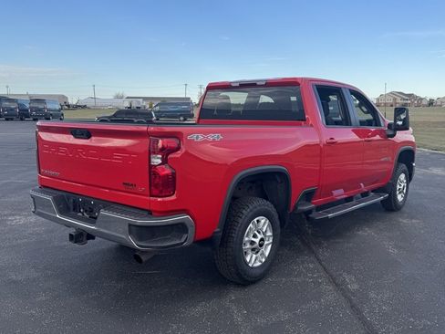 Used 2024 Chevrolet Silverado 2500 LT w/ Convenience Package image 6