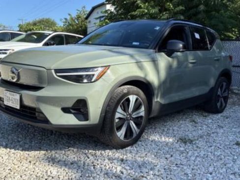 Used 2023 Volvo XC40 Recharge Plus AWD/4WD image 1