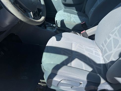 Used 2010 Ford Transit Connect XLT FWD image 18