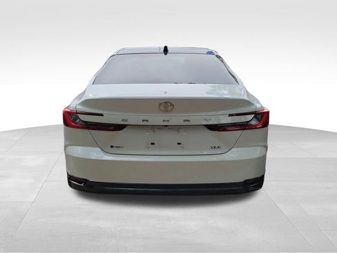 Used 2025 Toyota Camry XLE image 14